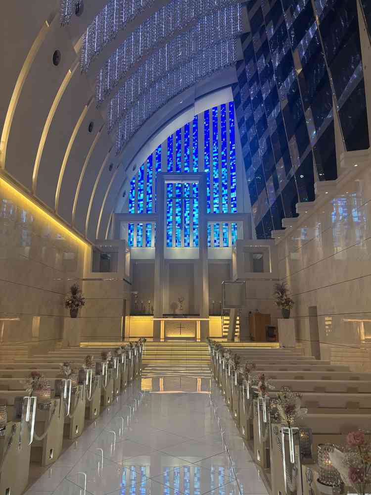 海をイメージしたチャペルも素敵でした。