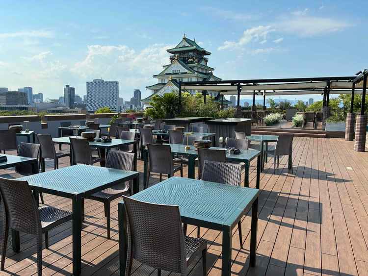 ルーフトップからは大阪城が最高の眺めです。