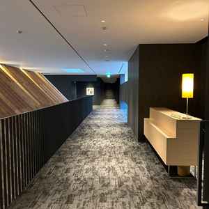 チャペル前の廊下。とてもおしゃれでした。