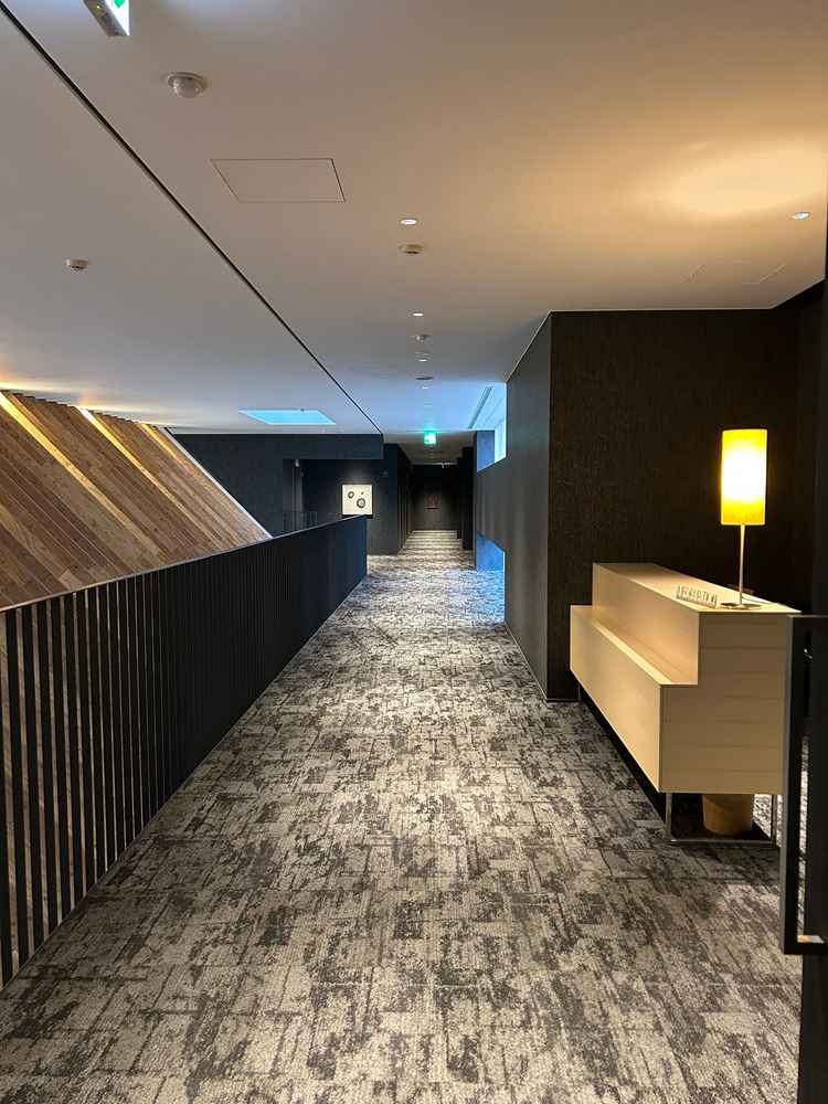 チャペル前の廊下。とてもおしゃれでした。