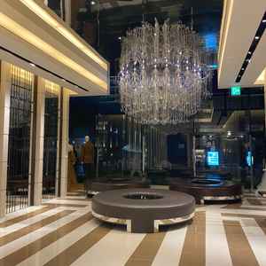 受付の前に、ゲストが待ち合わせできるエリア。更衣室も近くに完備されていて、とても便利だと思いました。