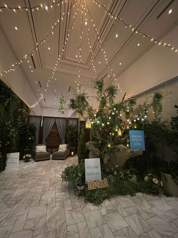 披露宴会場の入り口に常設で上記のセットがあるため準備負担が軽減できそう。