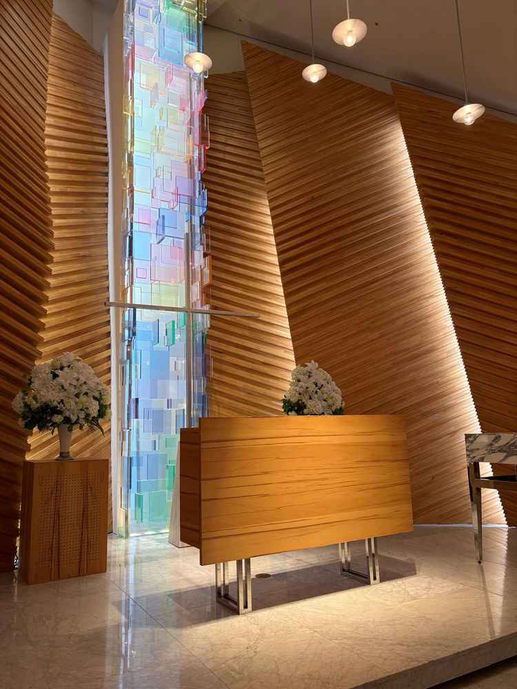 すごく綺麗なチャペルでした。スタンドガラスも可愛かったです。