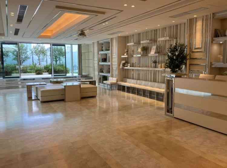 少人数でのパーティーにぴったりのVIPルーム。こちらも自然光が綺麗に入り明るい印象。