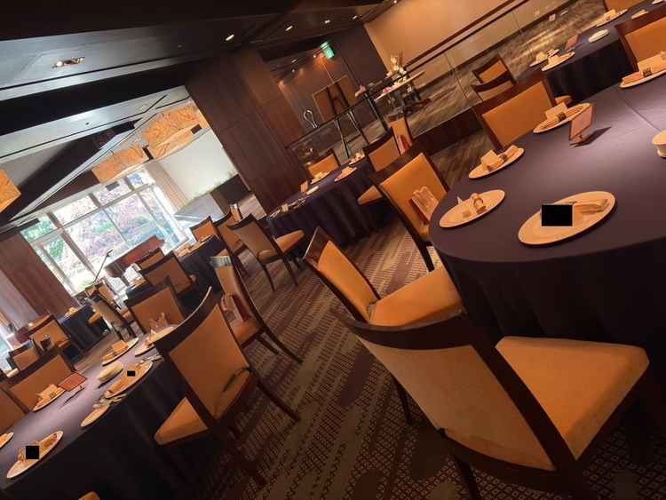 披露宴会場のマグノリア。大きな窓から見える庭園が綺麗で、自然光で明るい素敵な会場でした。