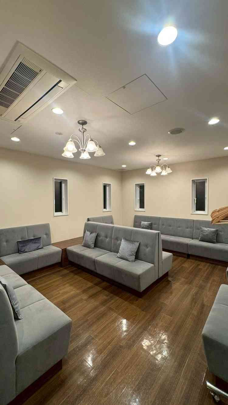 待機場所になります。ホテルのラウンジみたいなゆったりとした雰囲気で子供連れも安心な環境でした。