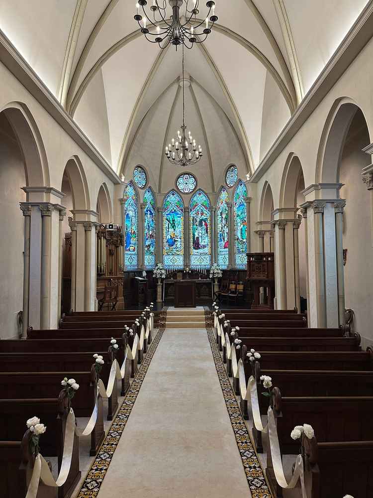 チャペルの写真。本来式を行う時間よりやや日が落ちていましたが、それでもとても綺麗でした。