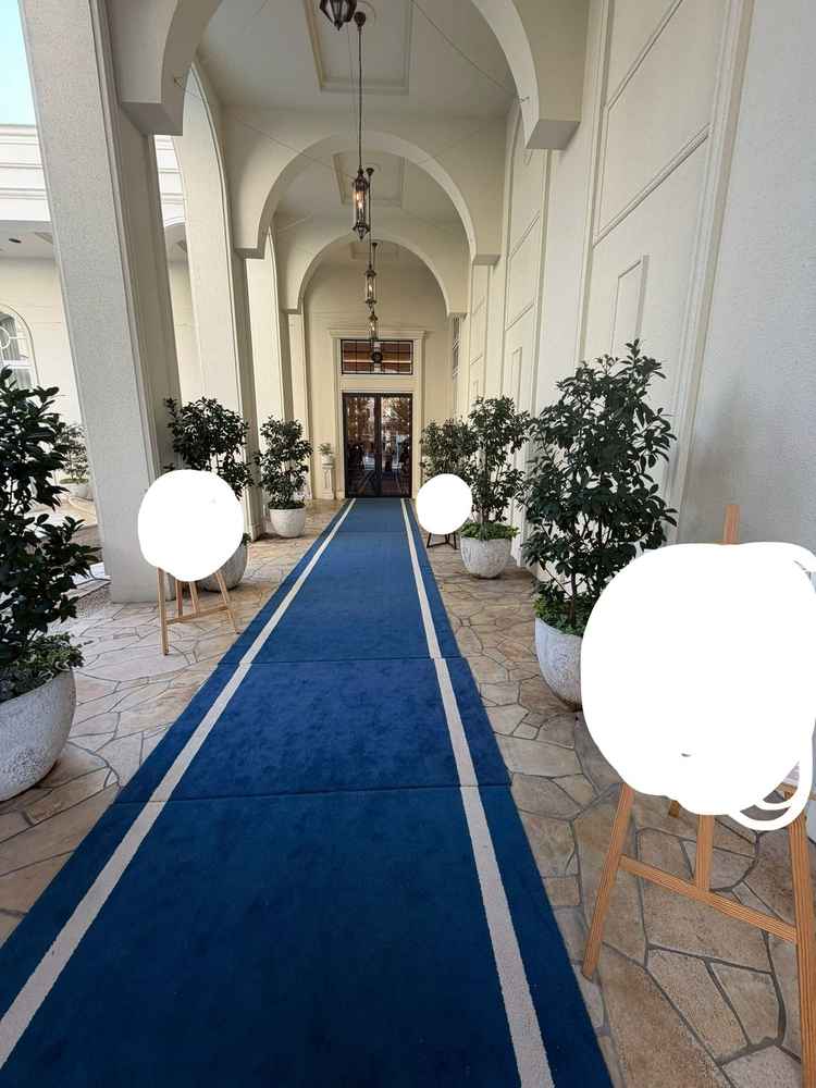 会場の廊下（入り口〜受付）です。