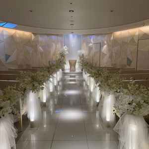 チャペルの写真です。ライトの色味は数種類くらい変えれました。