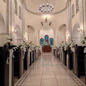 ホテル内のチャペルです。天井が高く広々とした空間と荘厳な雰囲気が印象的でした。