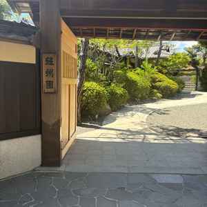 蘇州園の入り口。ここで当日ドレス姿の写真を撮ることができる。
