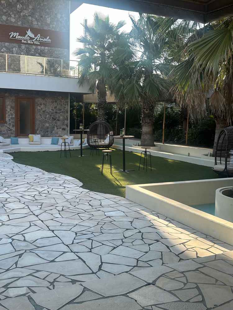 ウェルカムスペースから座れるところがたくさんあり、招待人数の多い私たちにはとても合っていると思った