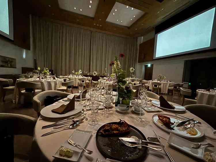 試食。ソースも和風か洋風か選べて、オープンキッチンだった。