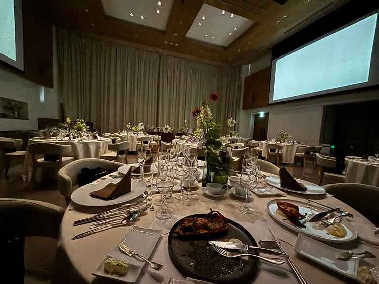 試食。ソースも和風か洋風か選べて、オープンキッチンだった。