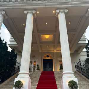 もう一つの会場のビクトリアハウス。こちらがメイン会場となっており、全体的にホワイトハウスより大きい。