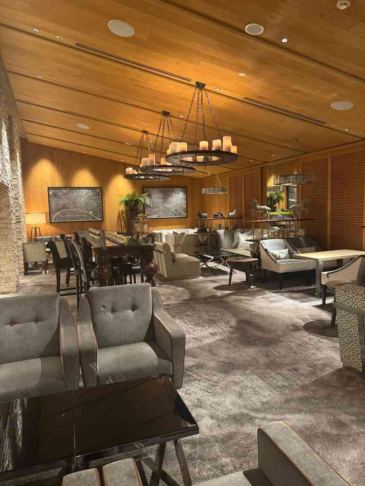 控え室は広さや席数も充分で、ゲストにも満足してもらえそう！と感じました。