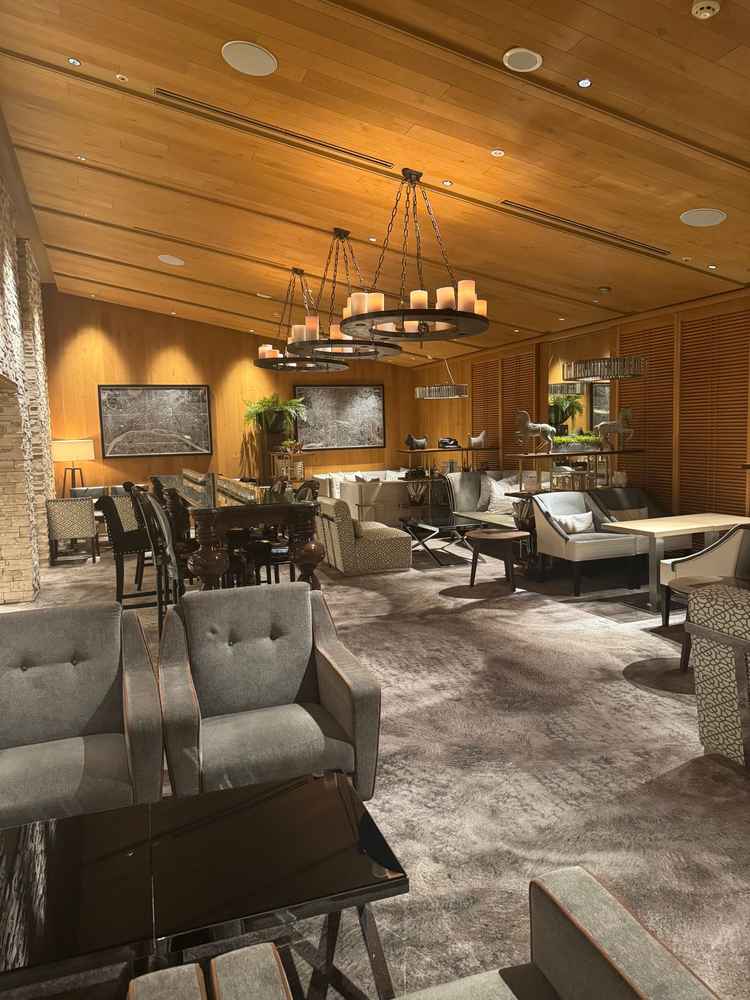 控え室は広さや席数も充分で、ゲストにも満足してもらえそう！と感じました。