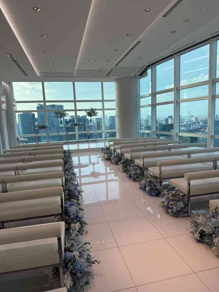 チャペルは窓が大きくて開放感がありました。