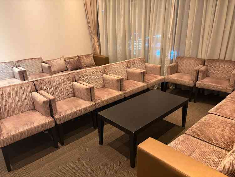 両家それぞれの待合室があり、広い