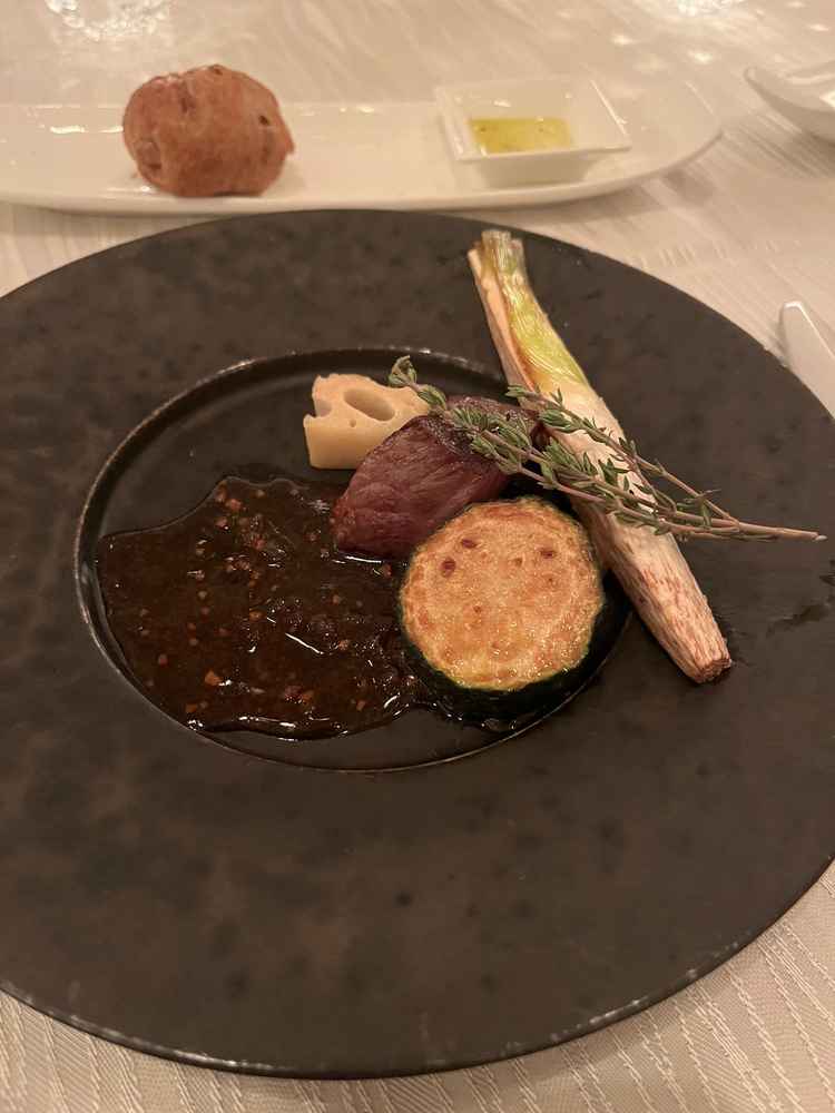 試食のメイン料理の写真。柔らかくジューシーなお肉で、ソースとの相性も抜群でした。