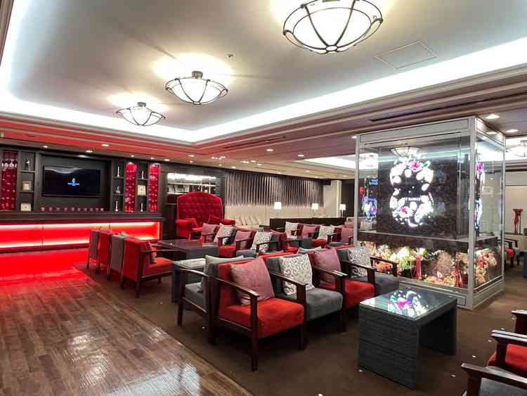 みんなが待機するお部屋、バー