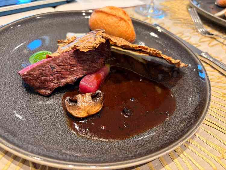 試食です。とても美味しかったですが、こちらはどのコースのものではないようですので注意が必要です。