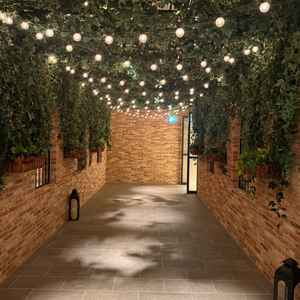 インナーガーデン。どんな天気でもガーデンでのセレモニーが楽しめる。