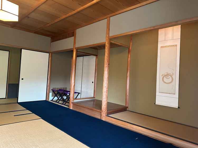 一般公開されてない待合室の茶室