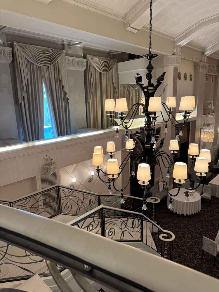 式場から見渡せる披露宴会場の雰囲気が圧巻でした