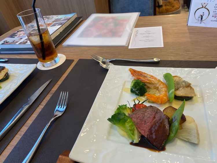 たくさんの種類の試食をさせていただきました。