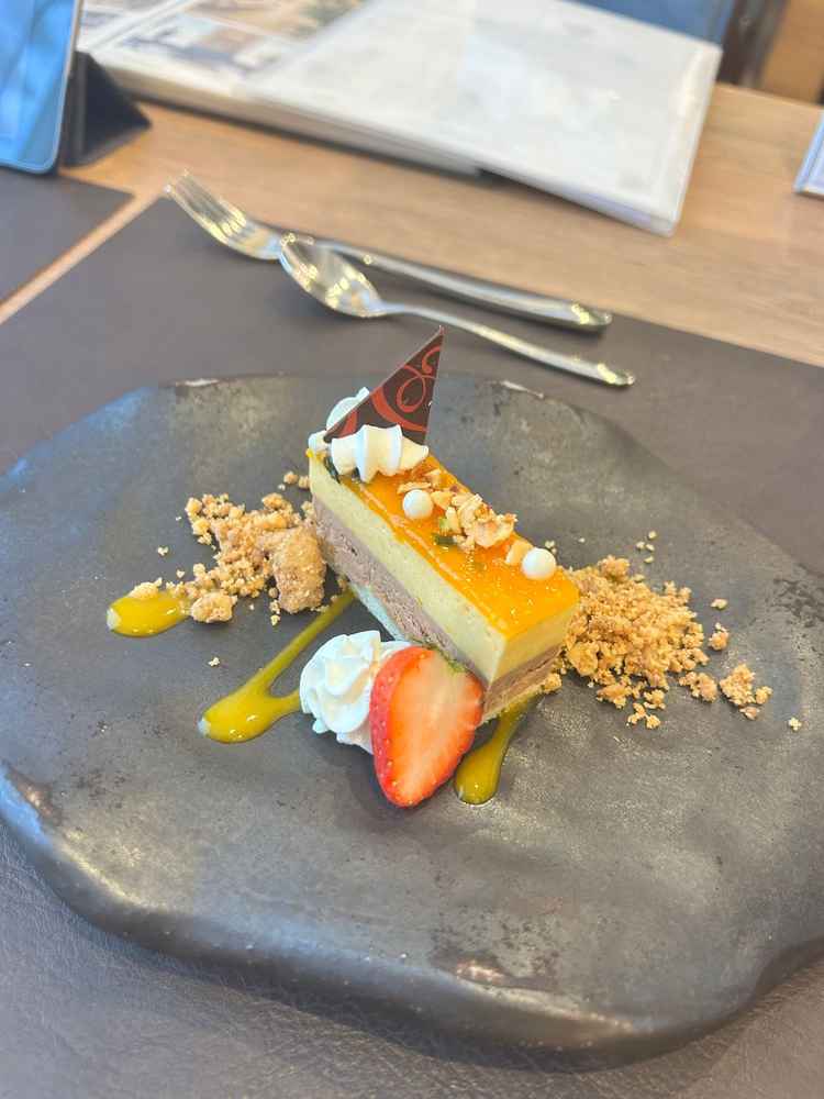 試食会のデザートになります。デザートビュッフェでもこのクオリティは嬉しいです。