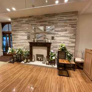 披露宴会場に入る前のスペース。装飾は料金をかけなくてもこのまま使える。