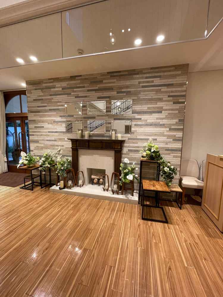 披露宴会場に入る前のスペース。装飾は料金をかけなくてもこのまま使える。