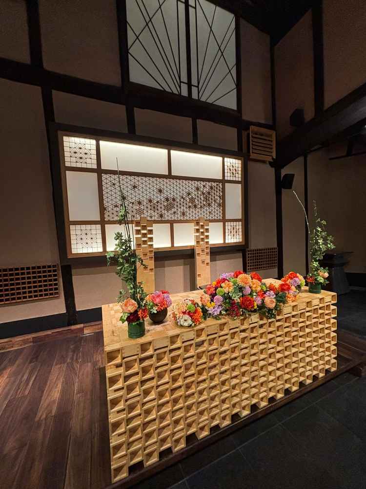 升でつくられた新郎新婦が座るテーブルです。