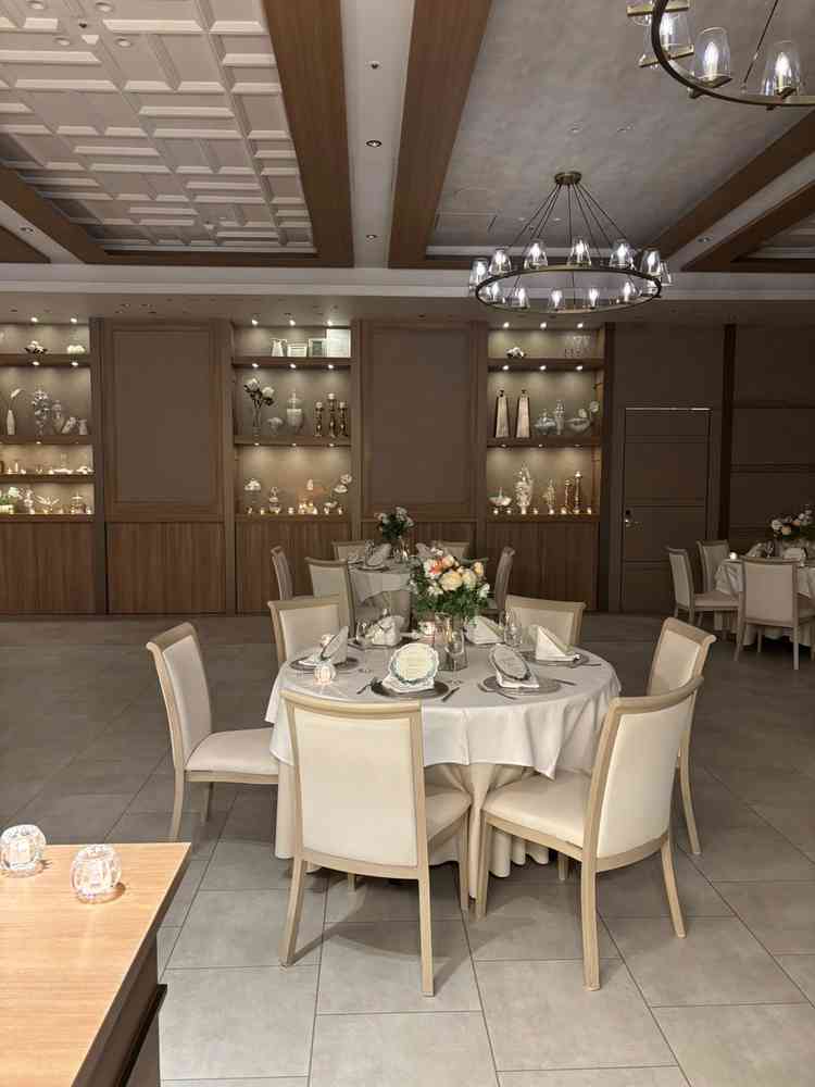 卓上のキャンドルに面白い仕掛けがあってとてもすてきだと思った。