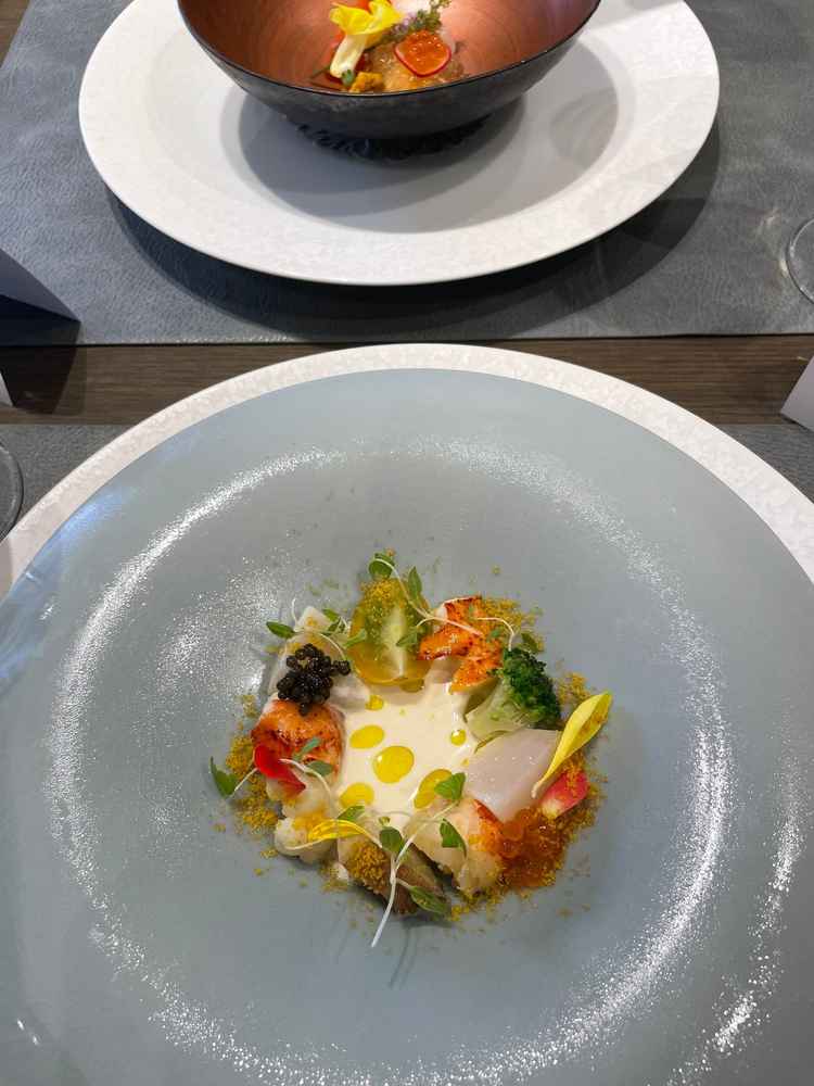 試食の前菜の写真。和洋折衷の料理で、食べ比べをさせてもらえたのでイメージがわきやすかったです。