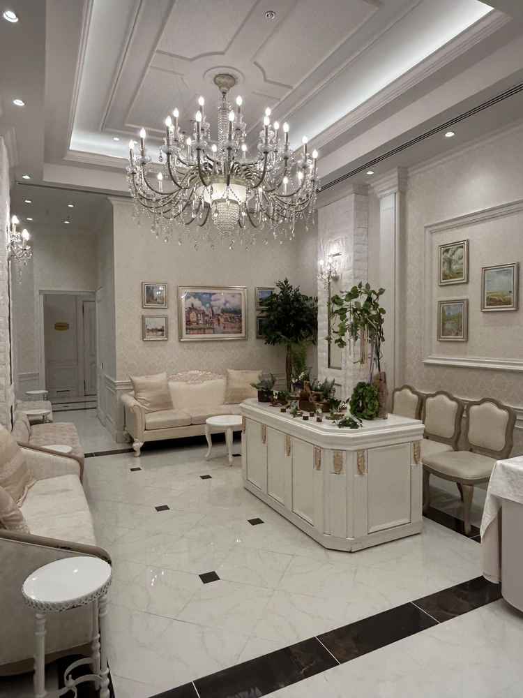 待合室も披露宴と一緒で白を基調としています。