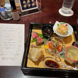 試食時の写真。どれも味は申し分なしだった。試食ということもあり冷めてしまっていたが、それでも美味しい