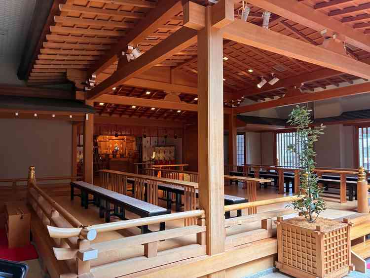 神殿の挙式会場