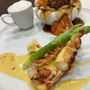 肉料理と魚料理、他社と比べてもずば抜けて美味しかった