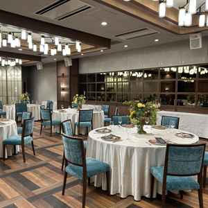 私たちには少し広すぎる会場でしたが、こちらの披露宴会場も木のぬくもりが感じられてよかったです