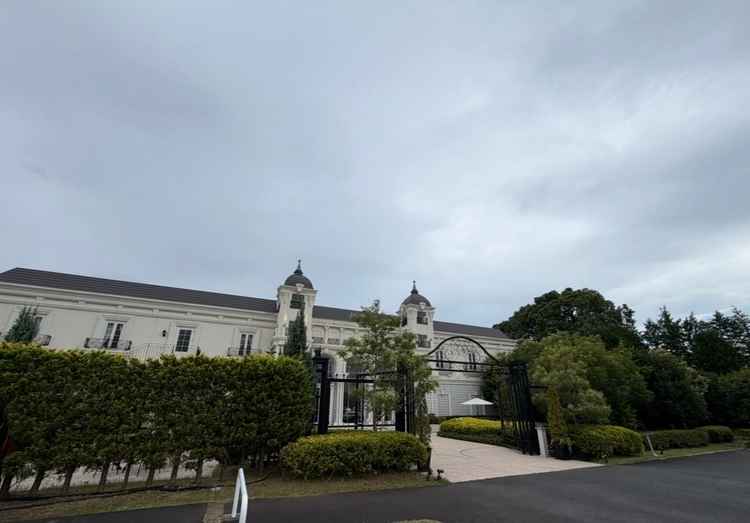 披露宴会場やチャペルは撮影NGでしたが、どちらも緑が大胆に取り込まれており、非常に魅力的でした。