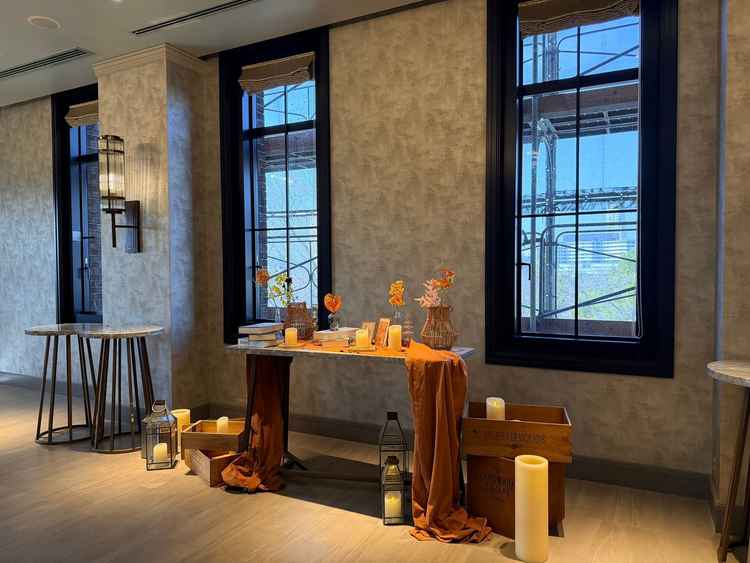 チャペル前のお部屋。写真スポットを設けたり、思い出の品を飾ったり、オリジナリティを出せます。