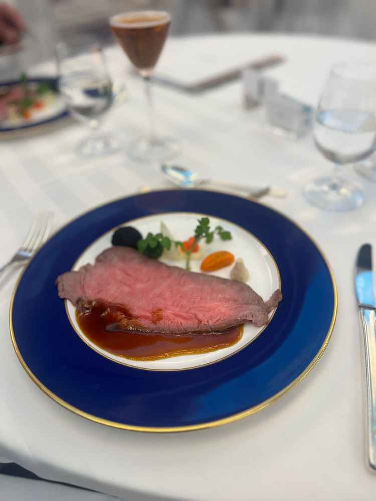 試食会のローストビーフ！さすがの美味しさでした。お肉もさながら付け合せも美味しかったです。