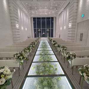 元々期待していたチャペルですが想像より遥かに感動しました。バージンロードはクリスタル美しかったです。