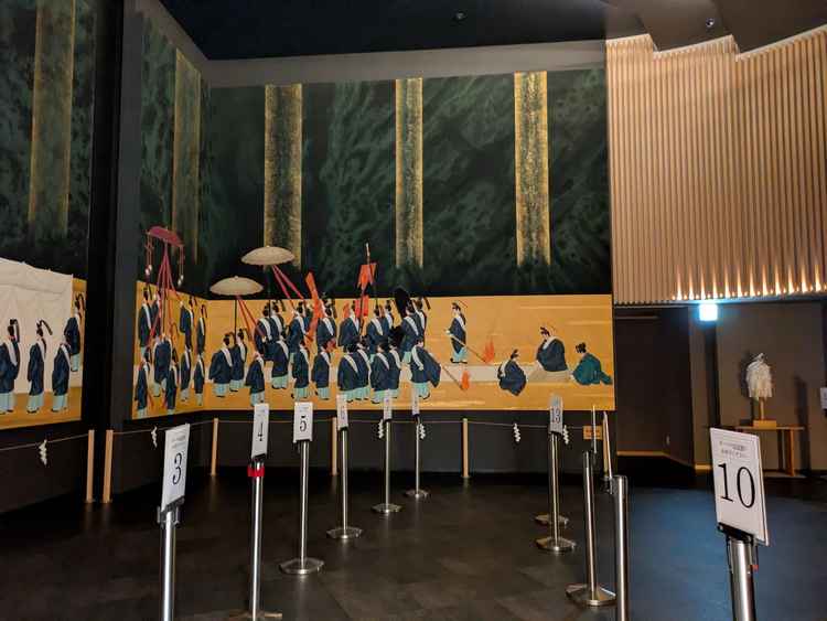 室内挙式会場への通路。神聖さがあり雰囲気が盛り上がる