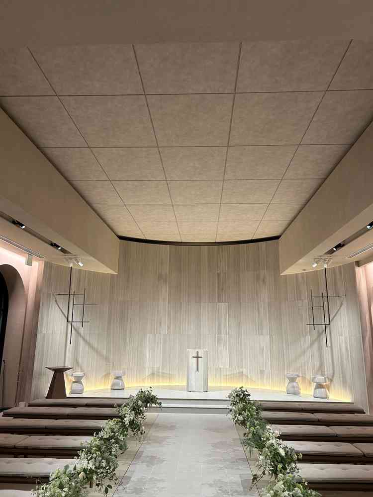 チャペル(屋根が開く)