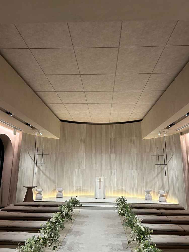 チャペル(屋根が開く)