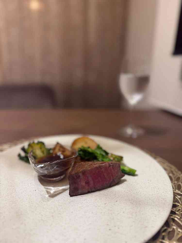 ポートレートで画角を変えたメインの料理