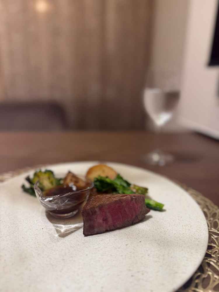 ポートレートで画角を変えたメインの料理